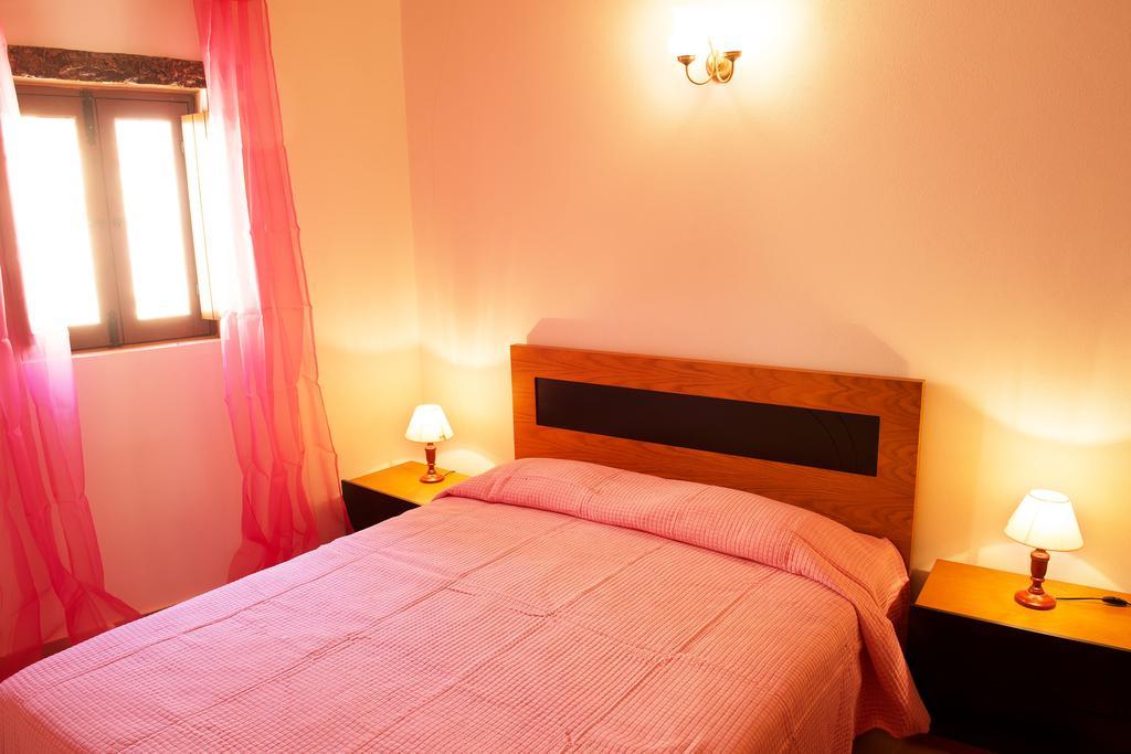 Recanto Da Ribeira Casas De Campo Monchique Zimmer foto